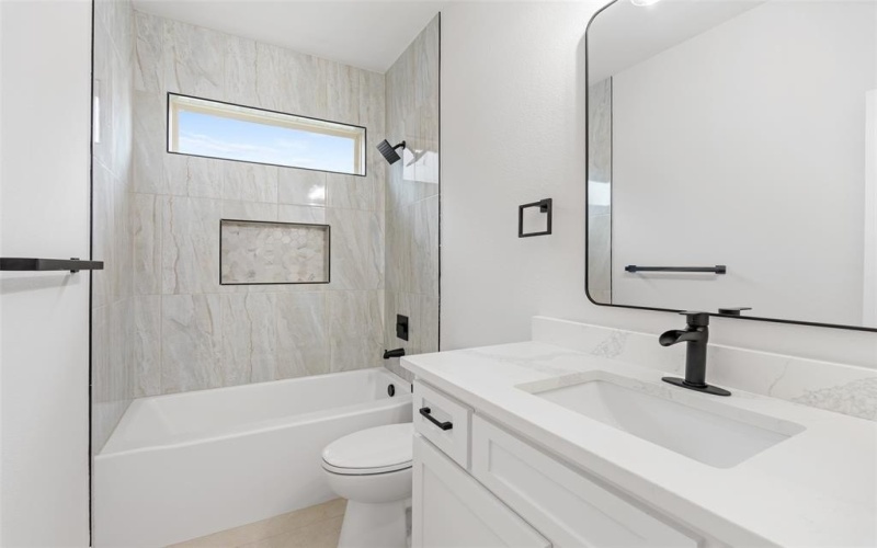 5627 Barkridge Drive, Granbury, TX 76048, 3 Bedrooms Bedrooms, ,2 BathroomsBathrooms,Residential,For Sale,5627 Barkridge Drive,20953544