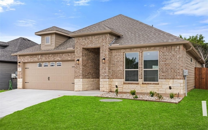 5627 Barkridge Drive, Granbury, TX 76048, 3 Bedrooms Bedrooms, ,2 BathroomsBathrooms,Residential,For Sale,5627 Barkridge Drive,20953544
