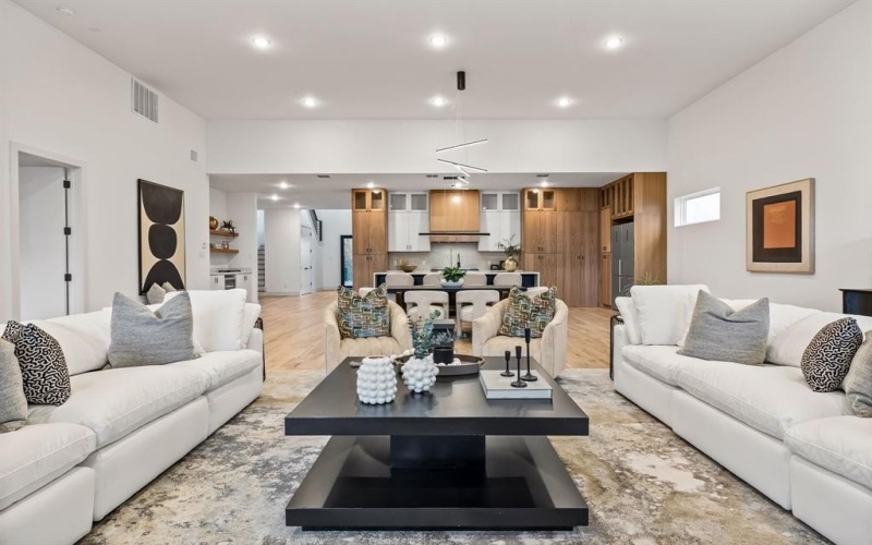 3940 N Cresthaven, Dallas, TX 75209, 5 Bedrooms Bedrooms, ,6 BathroomsBathrooms,Residential,For Sale,3940 N Cresthaven,20954136