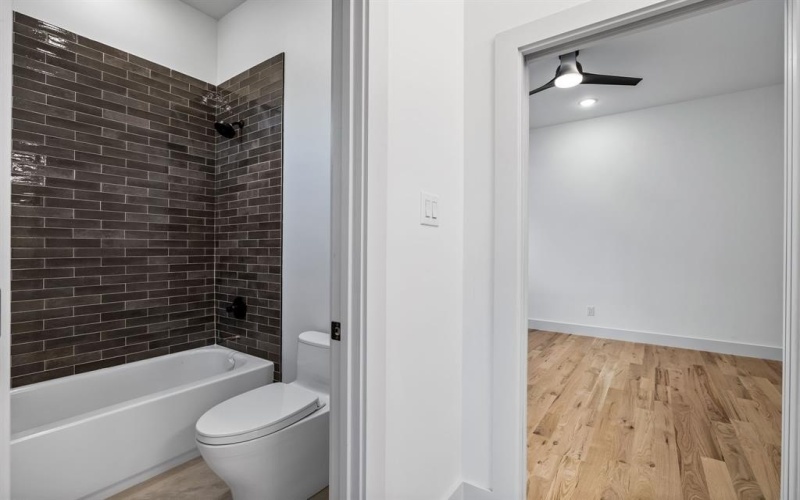 3940 N Cresthaven, Dallas, TX 75209, 5 Bedrooms Bedrooms, ,6 BathroomsBathrooms,Residential,For Sale,3940 N Cresthaven,20954136