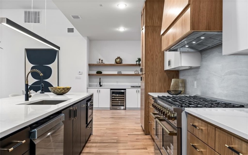 3940 N Cresthaven, Dallas, TX 75209, 5 Bedrooms Bedrooms, ,6 BathroomsBathrooms,Residential,For Sale,3940 N Cresthaven,20954136