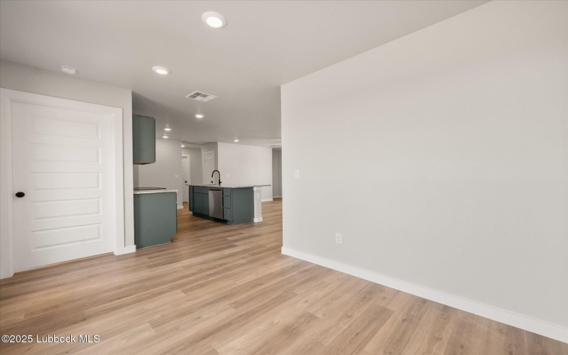 14405 Paris Avenue, Lubbock, TX 79423, 3 Habitaciones Habitaciones , ,2 BañosBaños,Residential,En Venta,14405 Paris Avenue,202555637