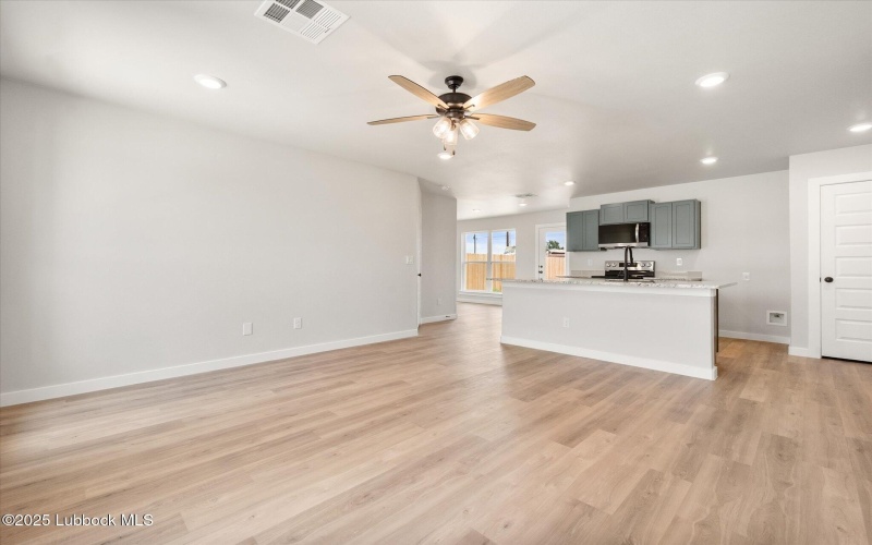 14405 Paris Avenue, Lubbock, TX 79423, 3 Habitaciones Habitaciones , ,2 BañosBaños,Residential,En Venta,14405 Paris Avenue,202555637