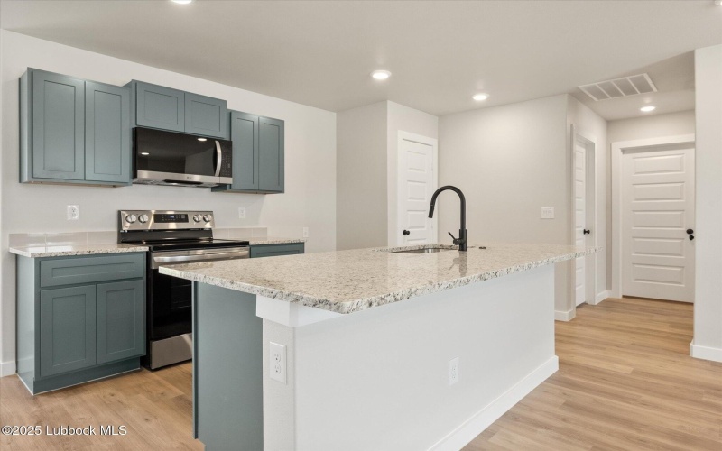 14405 Paris Avenue, Lubbock, TX 79423, 3 Habitaciones Habitaciones , ,2 BañosBaños,Residential,En Venta,14405 Paris Avenue,202555637