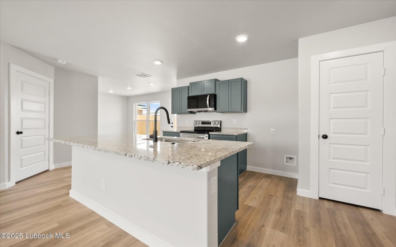 14405 Paris Avenue, Lubbock, TX 79423, 3 Habitaciones Habitaciones , ,2 BañosBaños,Residential,En Venta,14405 Paris Avenue,202555637