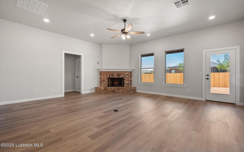2724 Virginia Avenue, Lubbock, TX 79407, 4 Habitaciones Habitaciones , ,3 BañosBaños,Residential,En Venta,2724 Virginia Avenue,202555647