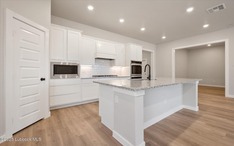 2724 Virginia Avenue, Lubbock, TX 79407, 4 Habitaciones Habitaciones , ,3 BañosBaños,Residential,En Venta,2724 Virginia Avenue,202555647