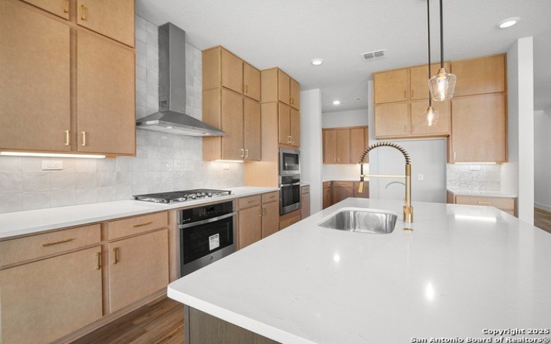 2079 Kinglake Gate, New Braunfels, TX 78130, 4 Habitaciones Habitaciones , ,3 BañosBaños,Residential,En Venta,2079 Kinglake Gate,1871962