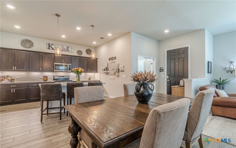 138 Harborside Drive #101, San Marcos, TX 78666, 2 Bedrooms Bedrooms, ,2 BathroomsBathrooms,Residential,For Sale,138 Harborside Drive,580364