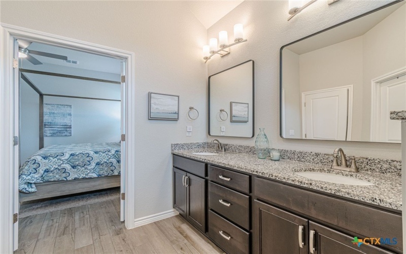 138 Harborside Drive #101, San Marcos, TX 78666, 2 Bedrooms Bedrooms, ,2 BathroomsBathrooms,Residential,For Sale,138 Harborside Drive,580364