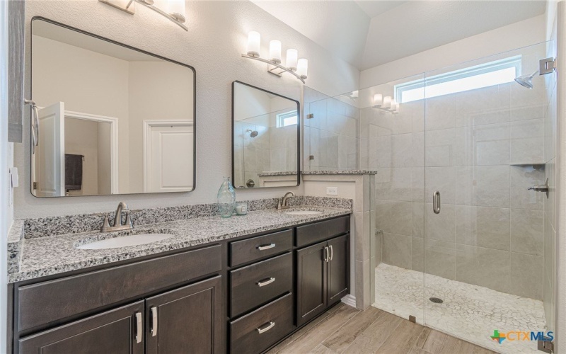 138 Harborside Drive #101, San Marcos, TX 78666, 2 Bedrooms Bedrooms, ,2 BathroomsBathrooms,Residential,For Sale,138 Harborside Drive,580364