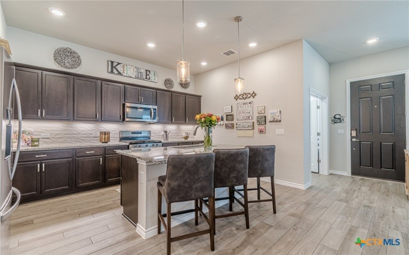 138 Harborside Drive #101, San Marcos, TX 78666, 2 Bedrooms Bedrooms, ,2 BathroomsBathrooms,Residential,For Sale,138 Harborside Drive,580364
