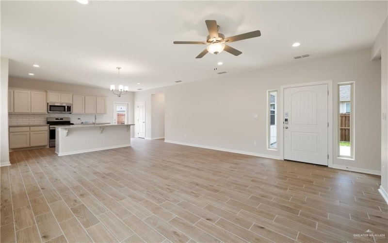 901 W Star Flower Street, Edinburg, TX 78541, 3 Bedrooms Bedrooms, ,2 BathroomsBathrooms,Residential,For Sale,901 W Star Flower Street,472338