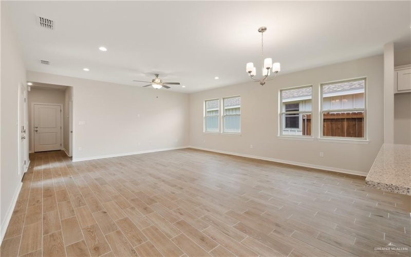 901 W Star Flower Street, Edinburg, TX 78541, 3 Bedrooms Bedrooms, ,2 BathroomsBathrooms,Residential,For Sale,901 W Star Flower Street,472338