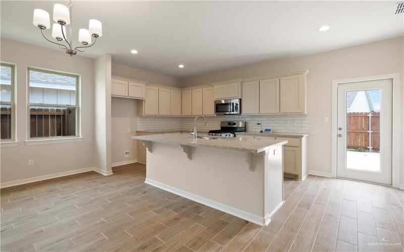 901 W Star Flower Street, Edinburg, TX 78541, 3 Bedrooms Bedrooms, ,2 BathroomsBathrooms,Residential,For Sale,901 W Star Flower Street,472338