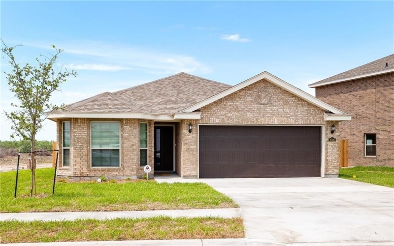 917 W Star Flower Street, Edinburg, TX 78541, 3 Bedrooms Bedrooms, ,2 BathroomsBathrooms,Residential,For Sale,917 W Star Flower Street,472391