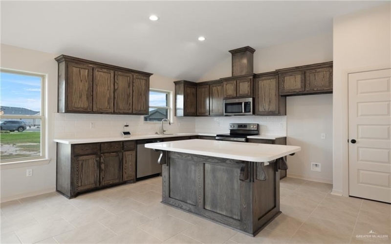 917 W Star Flower Street, Edinburg, TX 78541, 3 Bedrooms Bedrooms, ,2 BathroomsBathrooms,Residential,For Sale,917 W Star Flower Street,472391