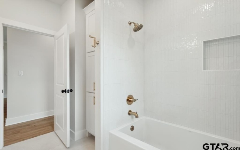 7201 Rolling Acres, Tyler, TX 75707, 4 Habitaciones Habitaciones , ,2 BañosBaños,Residential,En Venta,7201 Rolling Acres,25008381