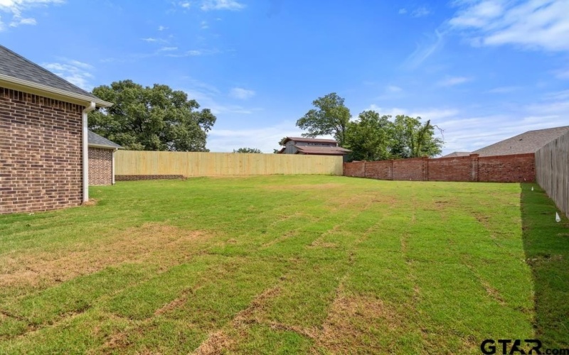 7201 Rolling Acres, Tyler, TX 75707, 4 Habitaciones Habitaciones , ,2 BañosBaños,Residential,En Venta,7201 Rolling Acres,25008381