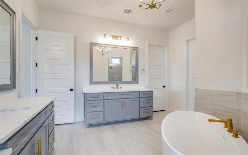 823 Wind River Pass, Azle, TX 76020, 4 Bedrooms Bedrooms, ,3 BathroomsBathrooms,Residential,For Sale,823 Wind River Pass,20952386