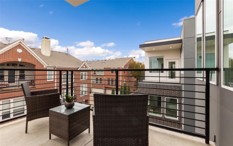 3915 N Hall Street #304, Dallas, TX 75219, 3 Bedrooms Bedrooms, ,3 BathroomsBathrooms,Residential Lease,For Rent,3915 N Hall Street,20954607