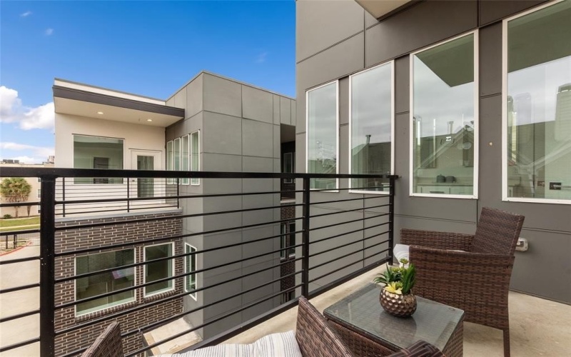 3915 N Hall Street #304, Dallas, TX 75219, 3 Bedrooms Bedrooms, ,3 BathroomsBathrooms,Residential Lease,For Rent,3915 N Hall Street,20954607