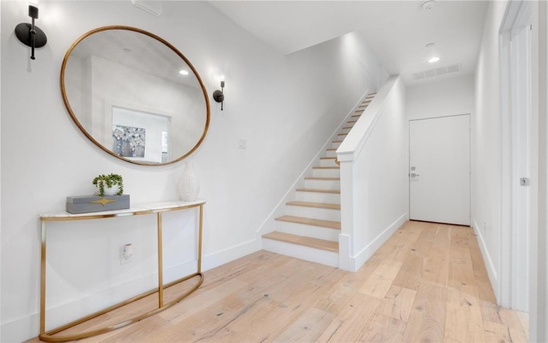 3915 N Hall Street #304, Dallas, TX 75219, 3 Bedrooms Bedrooms, ,3 BathroomsBathrooms,Residential Lease,For Rent,3915 N Hall Street,20954607