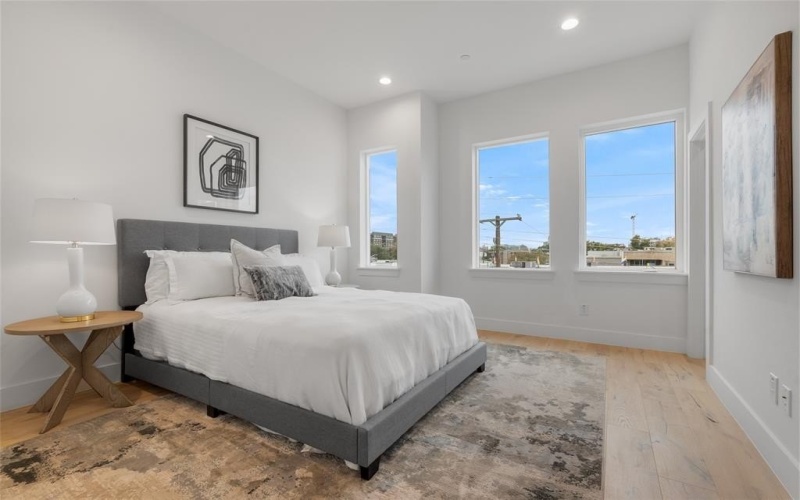 3915 N Hall Street #304, Dallas, TX 75219, 3 Bedrooms Bedrooms, ,3 BathroomsBathrooms,Residential Lease,For Rent,3915 N Hall Street,20954607