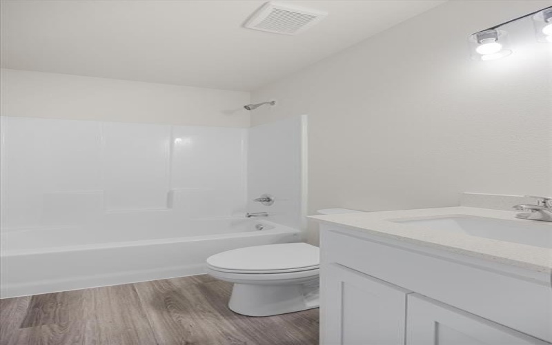 645 N McCart, Stephenville, TX 76401, 14 Habitaciones Habitaciones , ,11 BañosBaños,Residential Multi Family,En Venta,645 N McCart,20954685