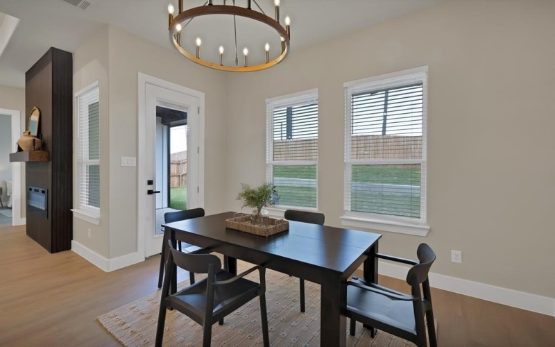5332 Locke Avenue, Fort Worth, TX 76107, 4 Habitaciones Habitaciones , ,2 BañosBaños,Residential,En Venta,5332 Locke Avenue,20954731