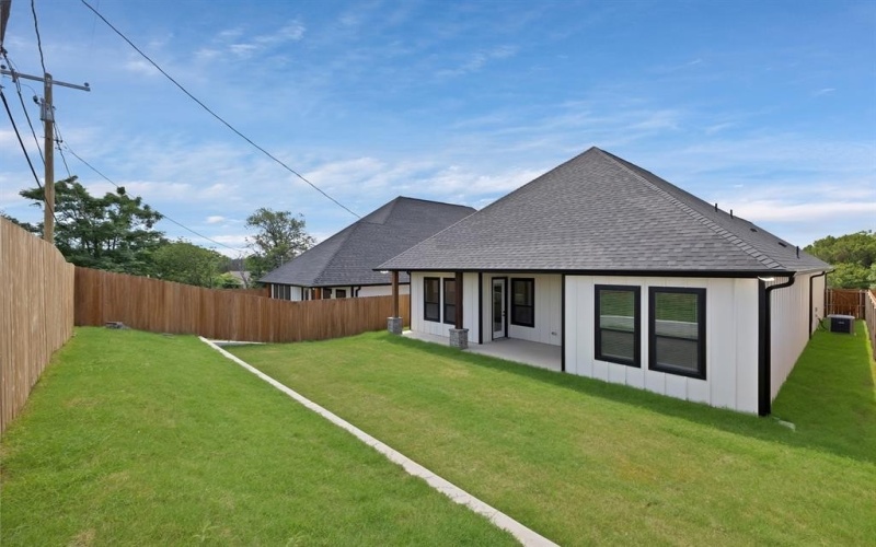 5332 Locke Avenue, Fort Worth, TX 76107, 4 Habitaciones Habitaciones , ,2 BañosBaños,Residential,En Venta,5332 Locke Avenue,20954731