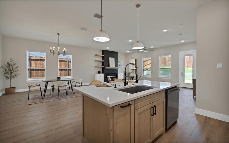 5328 Locke Avenue, Fort Worth, TX 76107, 4 Bedrooms Bedrooms, ,2 BathroomsBathrooms,Residential,For Sale,5328 Locke Avenue,20954841
