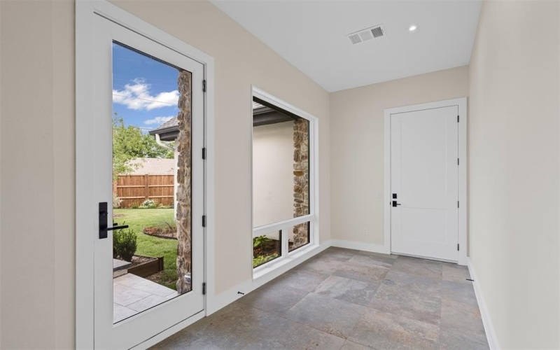 9007 Leaside Drive, Dallas, TX 75238, 4 Bedrooms Bedrooms, ,3 BathroomsBathrooms,Residential,For Sale,9007 Leaside Drive,20955077