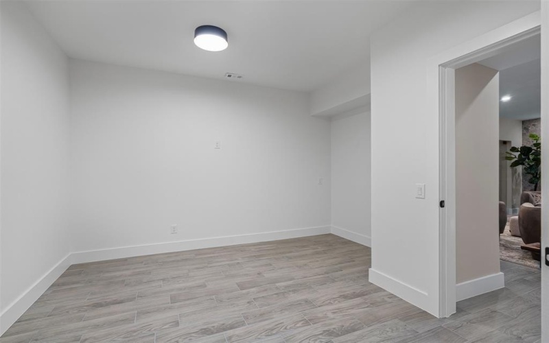 9007 Leaside Drive, Dallas, TX 75238, 4 Bedrooms Bedrooms, ,3 BathroomsBathrooms,Residential,For Sale,9007 Leaside Drive,20955077