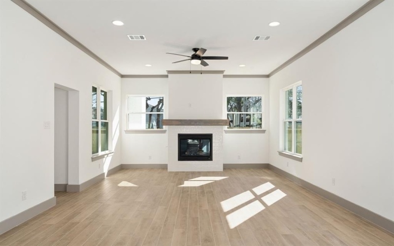 840 Northwood Road, Fort Worth, TX 76107, 4 Bedrooms Bedrooms, ,3 BathroomsBathrooms,Residential,For Sale,840 Northwood Road,20955318