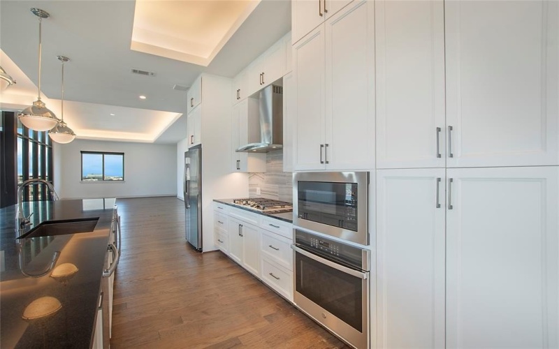 2323 N Akard Street #3008, Dallas, TX 75204, 3 Bedrooms Bedrooms, ,3 BathroomsBathrooms,Residential Lease,For Rent,2323 N Akard Street,20954363