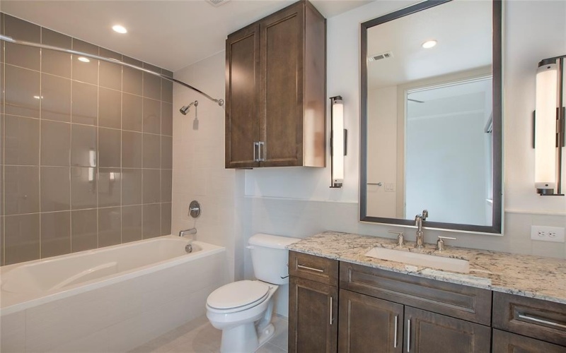 2323 N Akard Street #3008, Dallas, TX 75204, 3 Bedrooms Bedrooms, ,3 BathroomsBathrooms,Residential Lease,For Rent,2323 N Akard Street,20954363