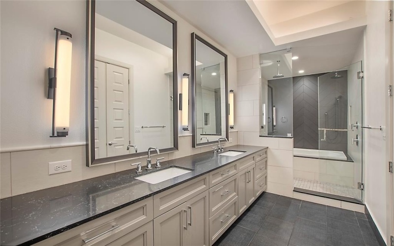 2323 N Akard Street #3008, Dallas, TX 75204, 3 Bedrooms Bedrooms, ,3 BathroomsBathrooms,Residential Lease,For Rent,2323 N Akard Street,20954363
