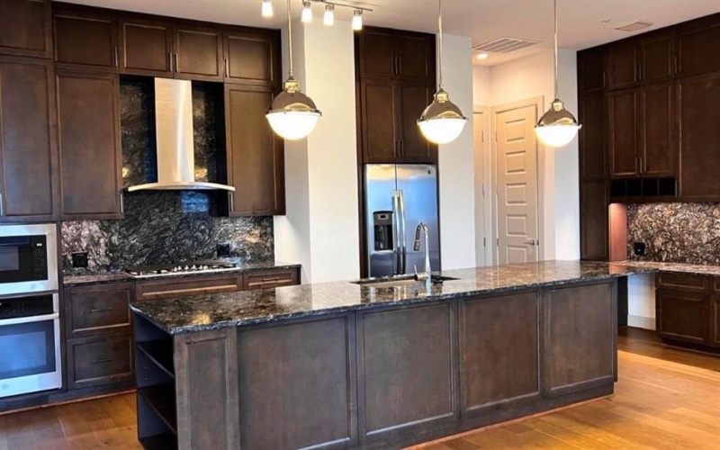 2323 N Akard Street #3008, Dallas, TX 75204, 3 Bedrooms Bedrooms, ,3 BathroomsBathrooms,Residential Lease,For Rent,2323 N Akard Street,20954363