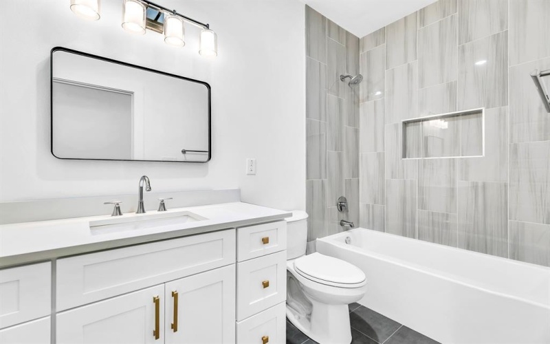 4017 Carl Street, Dallas, TX 75210, 4 Bedrooms Bedrooms, ,3 BathroomsBathrooms,Residential Lease,For Rent,4017 Carl Street,20954431
