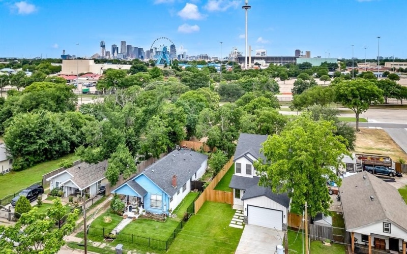 4017 Carl Street, Dallas, TX 75210, 4 Bedrooms Bedrooms, ,3 BathroomsBathrooms,Residential Lease,For Rent,4017 Carl Street,20954431