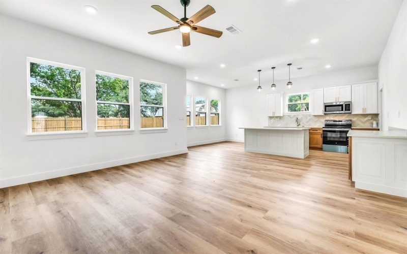 4017 Carl Street, Dallas, TX 75210, 4 Bedrooms Bedrooms, ,3 BathroomsBathrooms,Residential Lease,For Rent,4017 Carl Street,20954431