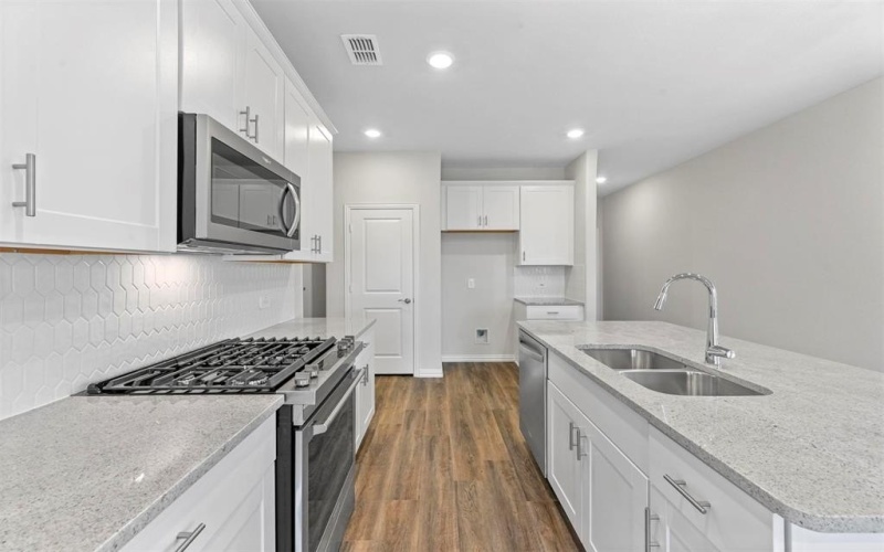 616 Rusell Street, McKinney, TX 75069, 4 Bedrooms Bedrooms, ,2 BathroomsBathrooms,Residential Lease,For Rent,616 Rusell Street,20954503