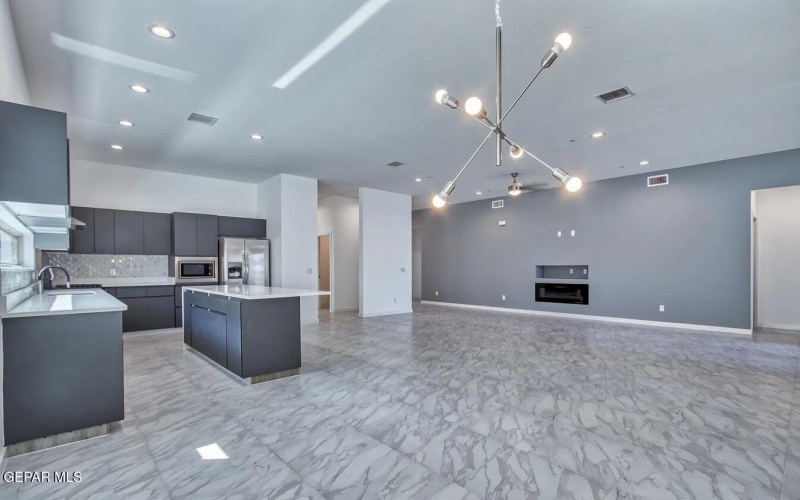 2358 ENCHANTED PEAKS, El Paso, TX 79911, 4 Bedrooms Bedrooms, ,3 BathroomsBathrooms,Residential,For Sale,2358 ENCHANTED PEAKS,923764