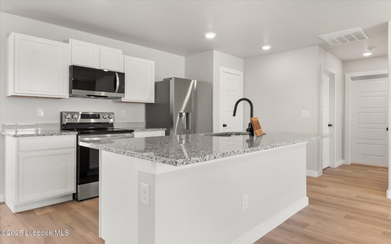 8315 23rd Street, Lubbock, TX 79407, 3 Habitaciones Habitaciones , ,2 BañosBaños,Residential,En Venta,8315 23rd Street,202555701