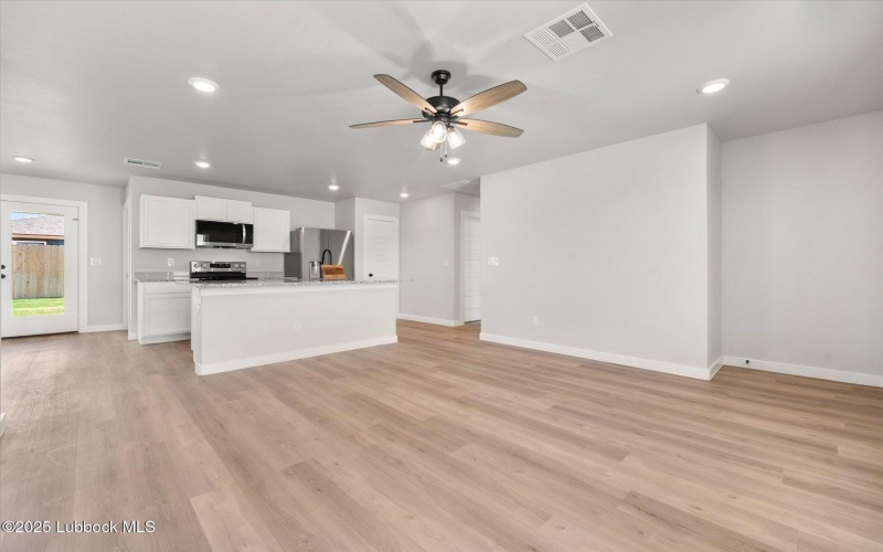 8315 23rd Street, Lubbock, TX 79407, 3 Habitaciones Habitaciones , ,2 BañosBaños,Residential,En Venta,8315 23rd Street,202555701