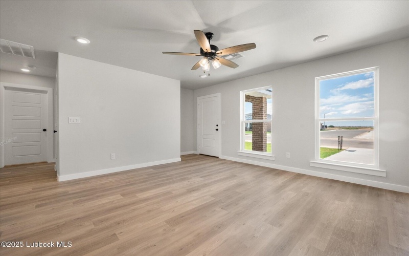8315 23rd Street, Lubbock, TX 79407, 3 Habitaciones Habitaciones , ,2 BañosBaños,Residential,En Venta,8315 23rd Street,202555701
