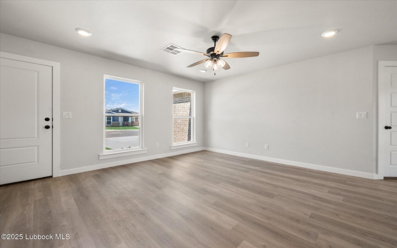8315 23rd Street, Lubbock, TX 79407, 3 Habitaciones Habitaciones , ,2 BañosBaños,Residential,En Venta,8315 23rd Street,202555701