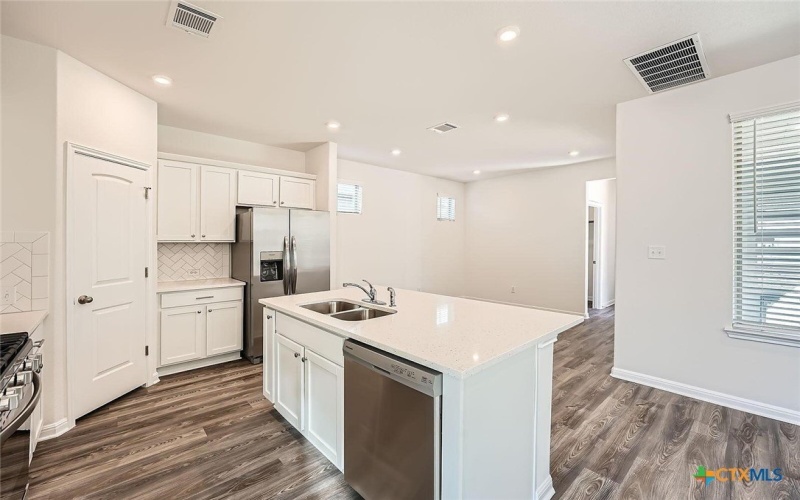 649 Salamander, San Marcos, TX 78666, 4 Bedrooms Bedrooms, ,3 BathroomsBathrooms,Residential,For Sale,649 Salamander,582026