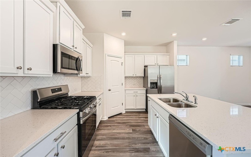 649 Salamander, San Marcos, TX 78666, 4 Bedrooms Bedrooms, ,3 BathroomsBathrooms,Residential,For Sale,649 Salamander,582026
